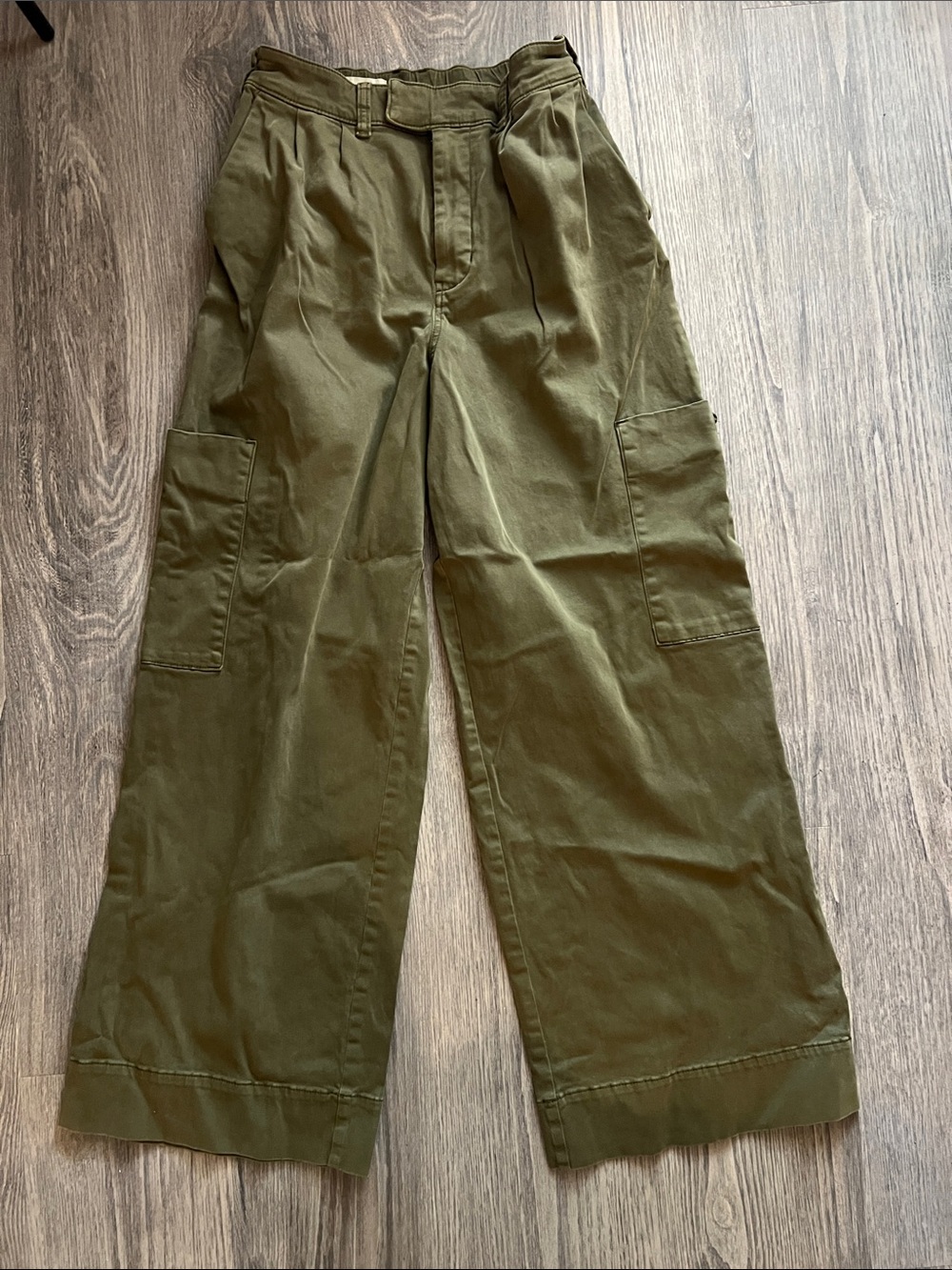 Pilcro Pleated Wide-Leg Cargo Pants Army Green Size Small - Picture 7 of 14